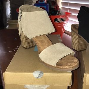 Toms Heels